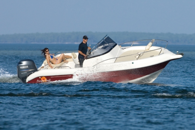  Descubra as sensações de liberdade e relaxamento a bordo de um barco com Rivage 30 